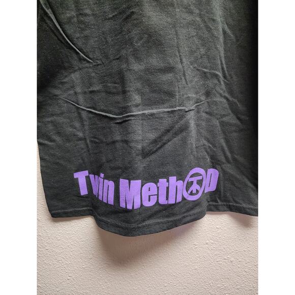 Y2K Twin Method Nu Metal Band Tee Medium Purple Logo Black Shirt - Picture 5 of 7